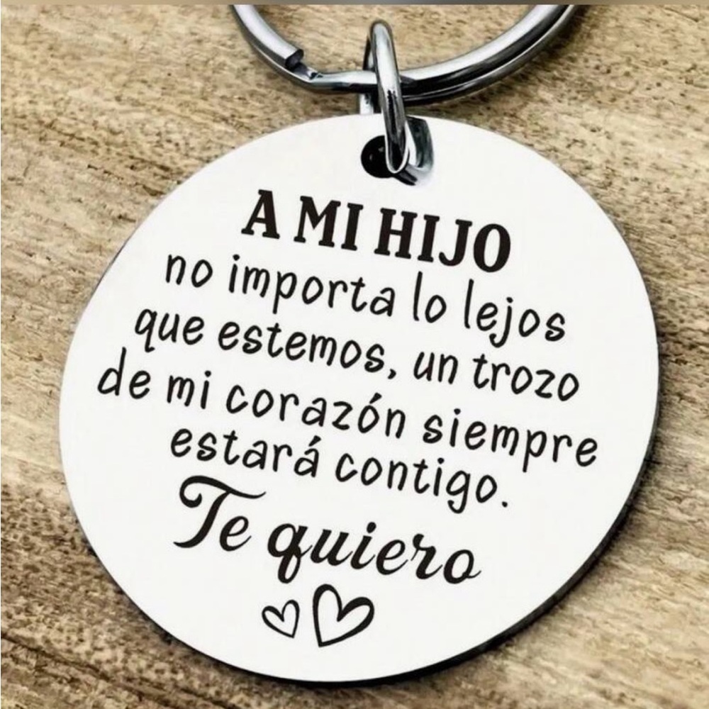 Mi Hijo Silver Engraved Keychain with Spanish Inscription